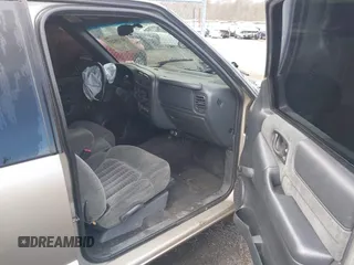 2002 Chevrolet S-10 LS with VIN 1GCCS19W128174992, listed as a IAAI auction lot 41739237 with Not Provided miles. Bid and sale history available at carsss.com. Image 5.