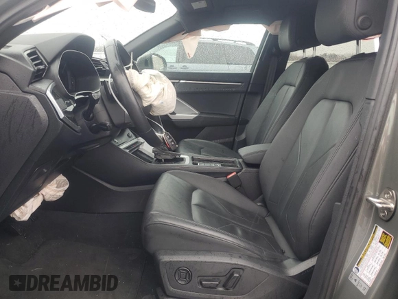 2023 Audi Q3 S line Premium z VIN WA1DECF33P1124378, wystawiony jako Copart lot #50222965 z przebiegiem 37 618 mil mil oraz Szkody całkowita. Historia ofert i sprzedaży dostępna na DreamBid. Obrazek 7.