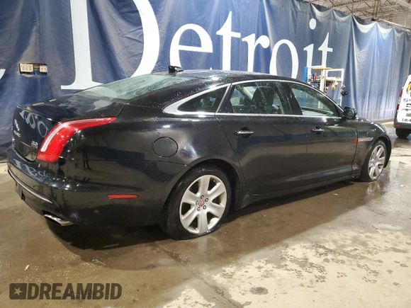 2017 Jaguar XJ with VIN SAJWJ2GDXH8W08618, listed as a Copart auction lot 44168345 with 76,782 mi miles and Clean Title. Bid and sale history available at carsss.com. Image 3.