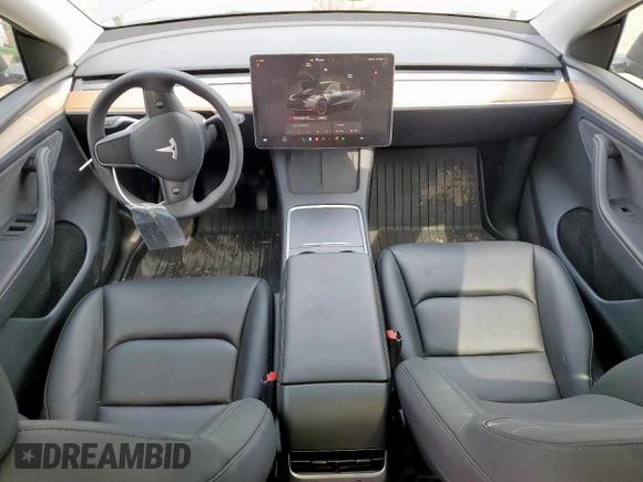 2024 Tesla Model Y Long Range with VIN 7SAYGDEE2RA287446, listed as a Copart auction lot 57640895 with 27,932 mi miles and Salvage title. Bid and sale history available at DreamBid. Image 8.