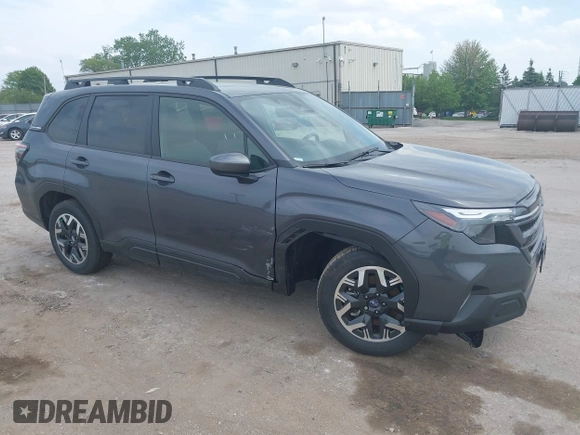 2025 Subaru Forester Premium z VIN JF2SLDDC4SH451241, wystawiony jako IAAI lot #42256273 z przebiegiem 3 108 mil mil oraz . Historia ofert i sprzedaży dostępna na DreamBid. Obrazek 1.