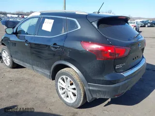 2018 Nissan Rogue Sport SV with VIN JN1BJ1CR4JW267889, listed as a IAAI auction lot 41747685 with 98,857 mi miles. Bid and sale history available at carsss.com. Image 3.