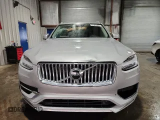 2025 Volvo XC90 Core z VIN YV4M12PJ9S1335325, wystawiony jako Copart lot #59616245 z przebiegiem 13 776 mil mil oraz Czysty tytuł • Clean title. Historia ofert i sprzedaży dostępna na DreamBid. Obrazek 5.
