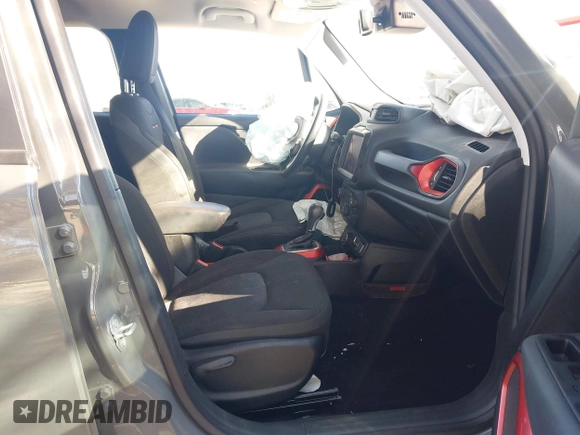 2021 Jeep Renegade Trailhawk z VIN ZACNJDC19MPN25411, wystawiony jako IAAI lot #41398000 z przebiegiem 45 678 mil mil oraz . Historia ofert i sprzedaży dostępna na DreamBid. Obrazek 5.