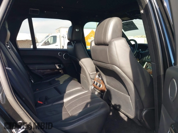 2017 Land Rover Range Rover HSE z VIN SALGS2FV4HA377727, wystawiony jako IAAI lot #41196717 z przebiegiem 117 119 mil mil oraz . Historia ofert i sprzedaży dostępna na DreamBid. Obrazek 8.