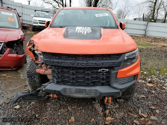 2021 Chevrolet Colorado 4WD ZR2 with VIN 1GCGTEEN5M1142481, listed as a Copart auction lot 84079064 with 80,884 mi miles and Salvage Title. Bid and sale history available at carsss.com. Image 5.