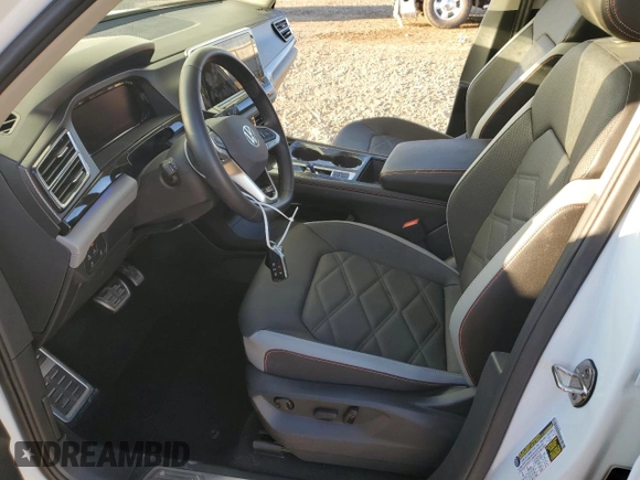 2024 Volkswagen Atlas Peak Edition SE with VIN 1V2CR2CA5RC586126, listed as a Copart auction lot 80706084 with 5,106 mi miles and Salvage title. Bid and sale history available at DreamBid. Image 7.