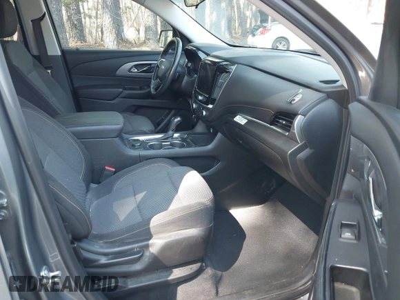 2019 Chevrolet Traverse LT Cloth with VIN 1GNEVGKW5KJ200197, listed as a IAAI auction lot 41936571 with 37,620 mi miles. Bid and sale history available at carsss.com. Image 5.
