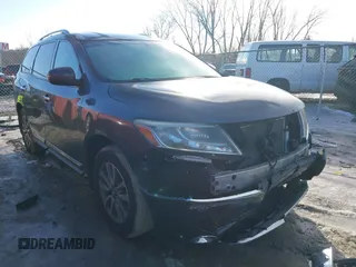 2014 Nissan Pathfinder SV with VIN 5N1AR2MM8EC623550, listed as a IAAI auction lot 41427864 with 130,490 mi miles. Bid and sale history available at carsss.com. Image 1.