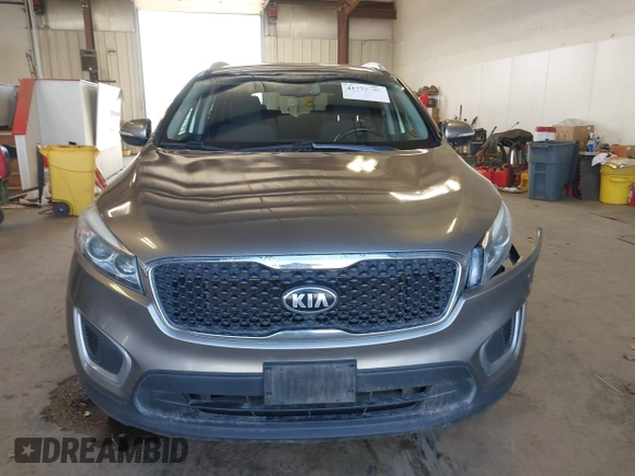 2016 Kia Sorento LX with VIN 5XYPGDA33GG047263, listed as a IAAI auction lot 41772680 with 146,683 mi miles. Bid and sale history available at carsss.com. Image 12.