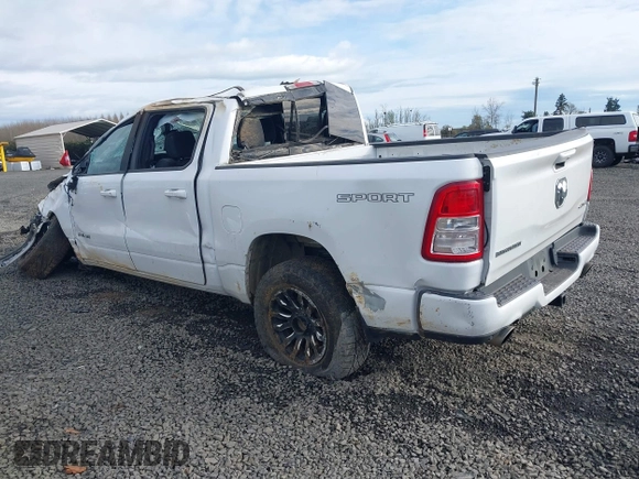 2020 Ram 1500 Big Horn z VIN 1C6SRFFT7LN128110, wystawiony jako IAAI lot #41885725 z przebiegiem 124 043 mil mil oraz . Historia ofert i sprzedaży dostępna na DreamBid. Obrazek 3.