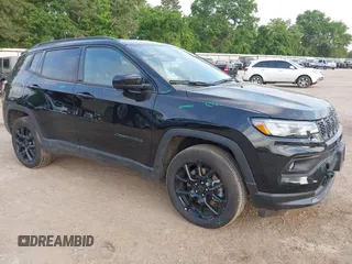 2025 Jeep Compass Latitude с VIN 3C4NJDBN4ST526236, выставлен на аукционе IAAI как лот 42023996 с пробегом 3 958 миль миль и . История ставок и продаж доступна на DreamBid. Изображение 1.