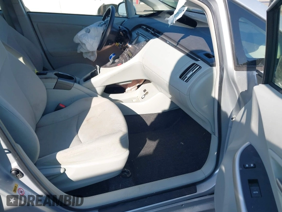 2015 Toyota Prius Four with VIN JTDKN3DU0F0477528, listed as a IAAI auction lot 41761325 with 140,156 mi miles. Bid and sale history available at carsss.com. Image 5.