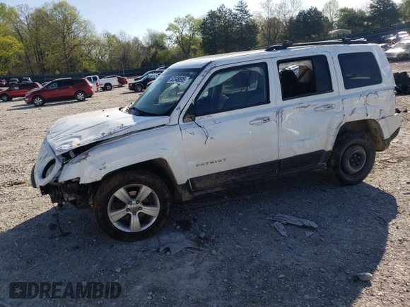 2014 Jeep Patriot Sport with VIN 1C4NJRBB8ED531095, listed as a Copart auction lot 52348895 with 204,785 mi miles and Clean Title. Bid and sale history available at carsss.com. Image 1.