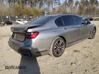2020 BMW 7 Series z VIN WBA7W4C07LCD18314, wystawiony jako Copart lot #43724774 z przebiegiem 25 873 mil mil oraz . Historia ofert i sprzedaży dostępna na DreamBid. Obrazek 3.
