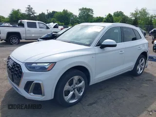 2023 Audi Q5 S line Premium Plus z VIN WA1EAAFY9P2148081, wystawiony jako IAAI lot #42436508 z przebiegiem 25 877 mil mil oraz . Historia ofert i sprzedaży dostępna na DreamBid. Obrazek 17.