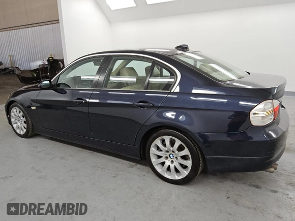 2006 BMW 3 Series 330xi with VIN WBAVD33546KV68572, listed as a Copart auction lot 88468665 with 117,827 mi miles and Clean Title. Bid and sale history available at carsss.com. Image 2.