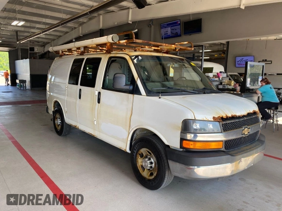 2015 Chevrolet Express Cargo z VIN 1GCWGFCF6F1181729, wystawiony jako IAAI lot #42571653 z przebiegiem 162 943 mil mil oraz . Historia ofert i sprzedaży dostępna na DreamBid. Obrazek 39.