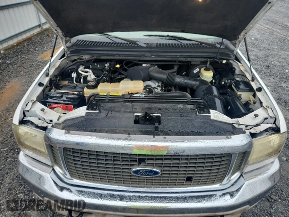2000 Ford Excursion Limited z VIN 1FMNU42S3YED08967, wystawiony jako Copart lot #60062035 z przebiegiem 212 040 mil mil oraz Czysty tytuł • Clean title. Historia ofert i sprzedaży dostępna na DreamBid. Obrazek 12.