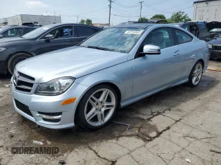 2015 Mercedes-Benz C 350 with VIN WDDGJ8JB6FG401746, listed as a Copart auction lot 62316664 with 141,594 mi miles and Salvage title. Bid and sale history available at DreamBid. Image 1.