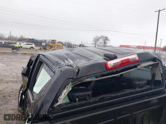 2016 Chevrolet Colorado 4WD LT with VIN 1GCGTCE36G1243584, listed as a IAAI auction lot 40890390 with 1 mi miles. Bid and sale history available at carsss.com. Image 18.