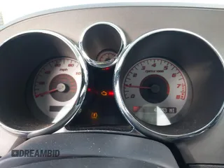 2008 Pontiac Solstice z VIN 1G2MC35B88Y114477, wystawiony jako IAAI lot #41918536 z przebiegiem 46 553 mil mil oraz . Historia ofert i sprzedaży dostępna na DreamBid. Obrazek 7.