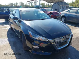 2019 Nissan Altima 2.5 S with VIN 1N4BL4BW6KC189236, listed as a IAAI auction lot 40638145 with 147,457 mi miles. Bid and sale history available at carsss.com. Image 12.