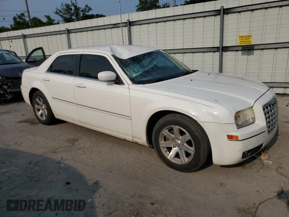 2006 Chrysler 300 z VIN 2C3KA53G16H428549, wystawiony jako Copart lot #59125715 z przebiegiem 184 233 mil mil oraz Szkoda całkowita • Salvage title. Historia ofert i sprzedaży dostępna na DreamBid. Obrazek 4.