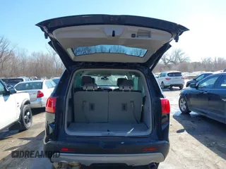 2019 GMC Acadia SLT with VIN 1GKKNMLS3KZ155031, listed as a IAAI auction lot 41633067 with 150,086 mi miles. Bid and sale history available at carsss.com. Image 17.