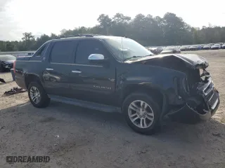 2013 Chevrolet Avalanche LS with VIN 3GNMCEE08DG179296, listed as a Copart auction lot 60820204 with 143,886 mi miles and Salvage Title. Bid and sale history available at carsss.com. Image 4.