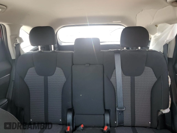 2024 Kia Sorento LX z VIN 5XYRG4JC9RG307967, wystawiony jako Copart lot #53749435 z przebiegiem 21 522 mil mil oraz Szkoda całkowita • Salvage title. Historia ofert i sprzedaży dostępna na DreamBid. Obrazek 10.