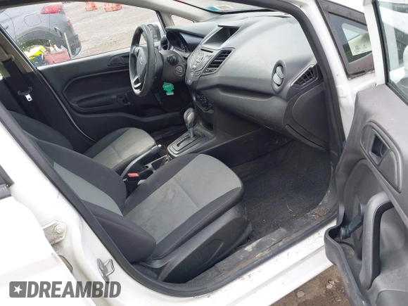 2015 Ford Fiesta S z VIN 3FADP4AJ2FM189449, wystawiony jako IAAI lot #42242667 z przebiegiem 107 570 mil mil oraz . Historia ofert i sprzedaży dostępna na DreamBid. Obrazek 5.