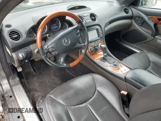 2007 Mercedes-Benz SL 550 z VIN WDBSK71F17F128087, wystawiony jako Copart lot #56397405 z przebiegiem 195 854 mil mil oraz Tytuł czysty. Historia ofert i sprzedaży dostępna na DreamBid. Obrazek 8.