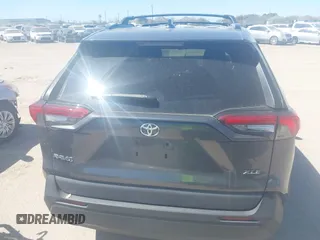 2021 Toyota RAV4 XLE with VIN 2T3W1RFV8MC118377, listed as a IAAI auction lot 41776108 with 80,217 mi miles. Bid and sale history available at carsss.com. Image 15.