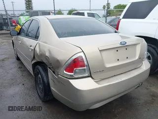 2006 Ford Fusion S with VIN 3FAFP06Z56R114621, listed as a IAAI auction lot 41901022 with 234,238 mi miles. Bid and sale history available at carsss.com. Image 3.