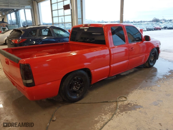 2000 Chevrolet Silverado 1500 LS with VIN 2GCEC19T6Y1406669, listed as a IAAI auction lot 41174150 with 260,880 mi miles. Bid and sale history available at carsss.com. Image 4.