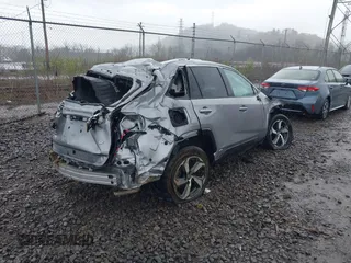 2023 Toyota RAV4 SE с VIN JTMAB3FV3PD159200, выставлен на аукционе IAAI как лот 42040197 с пробегом 5 291 миль миль и . История ставок и продаж доступна на DreamBid. Изображение 4.