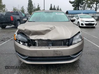 2015 Volkswagen Passat SE z VIN 1VWBV7A38FC066778, wystawiony jako Copart lot #50843015 z przebiegiem 100 790 mil mil oraz Szkoda całkowita • Salvage title. Historia ofert i sprzedaży dostępna na DreamBid. Obrazek 5.