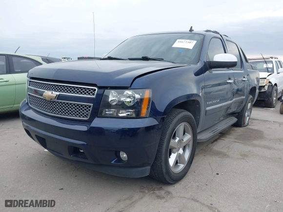 2011 Chevrolet Avalanche LTZ with VIN 3GNTKGE32BG251904, listed as a IAAI auction lot 41677307 with 143,653 mi miles. Bid and sale history available at carsss.com. Image 17.