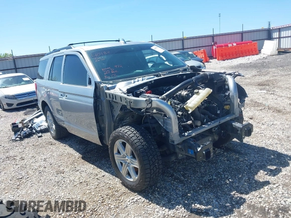 2021 Ford Expedition XLT z VIN 1FMJU1HT9MEA33614, wystawiony jako IAAI lot #42057547 z przebiegiem 72 168 mil mil oraz . Historia ofert i sprzedaży dostępna na DreamBid. Obrazek 1.