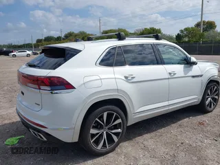 2024 Volkswagen Atlas SEL Premium R-Line с VIN 1V2FE2CA2RC229396, выставлен на аукционе IAAI как лот 42022827 с пробегом 8 691 миль миль и . История ставок и продаж доступна на DreamBid. Изображение 4.