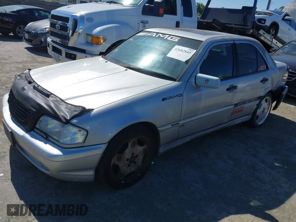1998 Mercedes-Benz C с VIN WDBHA33G8WF744587, выставлен на аукционе IAAI как лот 42682845 с пробегом 271 027 миль миль и . История ставок и продаж доступна на DreamBid. Изображение 2.