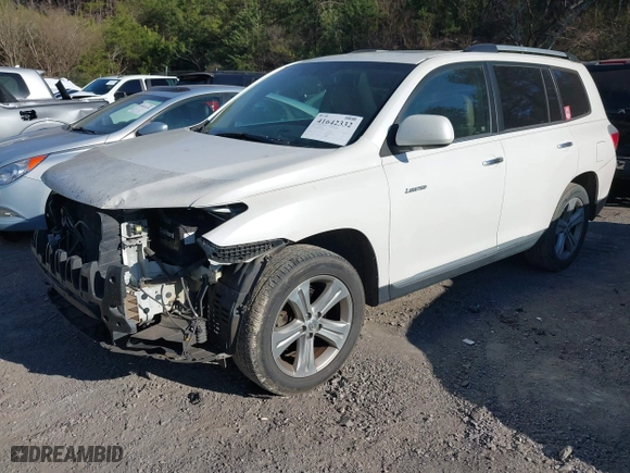 2013 Toyota Highlander Limited with VIN 5TDYK3EH8DS136795, listed as a IAAI auction lot 41642332 with 155,261 mi miles. Bid and sale history available at carsss.com. Image 17.