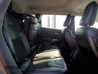 2019 Jeep Cherokee Latitude Plus с VIN 1C4PJLLB6KD381875, выставлен на аукционе Copart как лот 59106405 с пробегом 108 908 миль миль и Списание • Salvage title. История ставок и продаж доступна на DreamBid. Изображение 11.