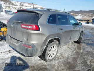2018 Jeep Cherokee Latitude z VIN 1C4PJMCX2JD570426, wystawiony jako IAAI lot #41394183 z przebiegiem 182 419 mil mil oraz . Historia ofert i sprzedaży dostępna na DreamBid. Obrazek 4.