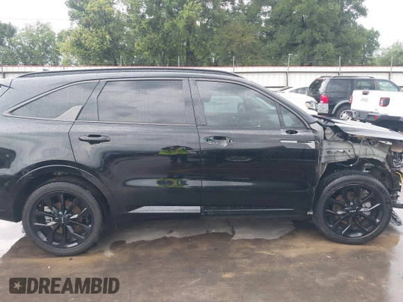 2023 Kia Sorento SX z VIN 5XYRK4LFXPG202339, wystawiony jako IAAI lot #42463572 z przebiegiem 27 928 mil mil oraz . Historia ofert i sprzedaży dostępna na DreamBid. Obrazek 14.