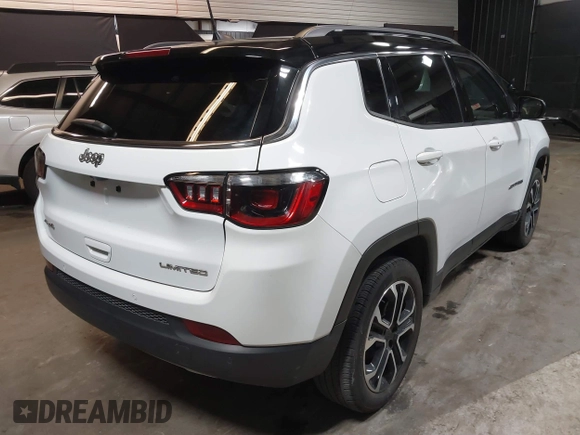 2023 Jeep Compass (RED) Edition z VIN 3C4NJDCN5PT536179, wystawiony jako IAAI lot #41621950 z przebiegiem 17 830 mil mil oraz . Historia ofert i sprzedaży dostępna na DreamBid. Obrazek 4.