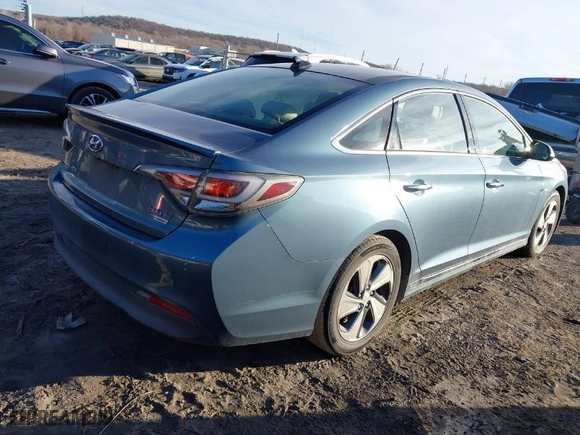2016 Hyundai Sonata Hybrid Limited with VIN KMHE34L13GA031283, listed as a IAAI auction lot 41476714 with 75,131 mi miles. Bid and sale history available at carsss.com. Image 4.