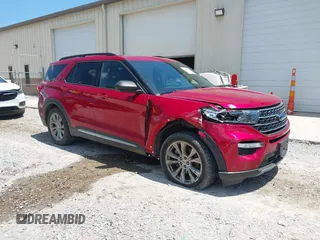 2020 Ford Explorer XLT z VIN 1FMSK8DH4LGA57214, wystawiony jako IAAI lot #42198256 z przebiegiem 136 149 mil mil oraz . Historia ofert i sprzedaży dostępna na DreamBid. Obrazek 1.