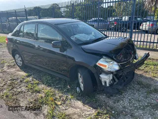 2010 Nissan Versa 1.6 with VIN 3N1CC1AP5AL391286, listed as a IAAI auction lot 42005172 with 33,441 mi miles. Bid and sale history available at carsss.com. Image 1.